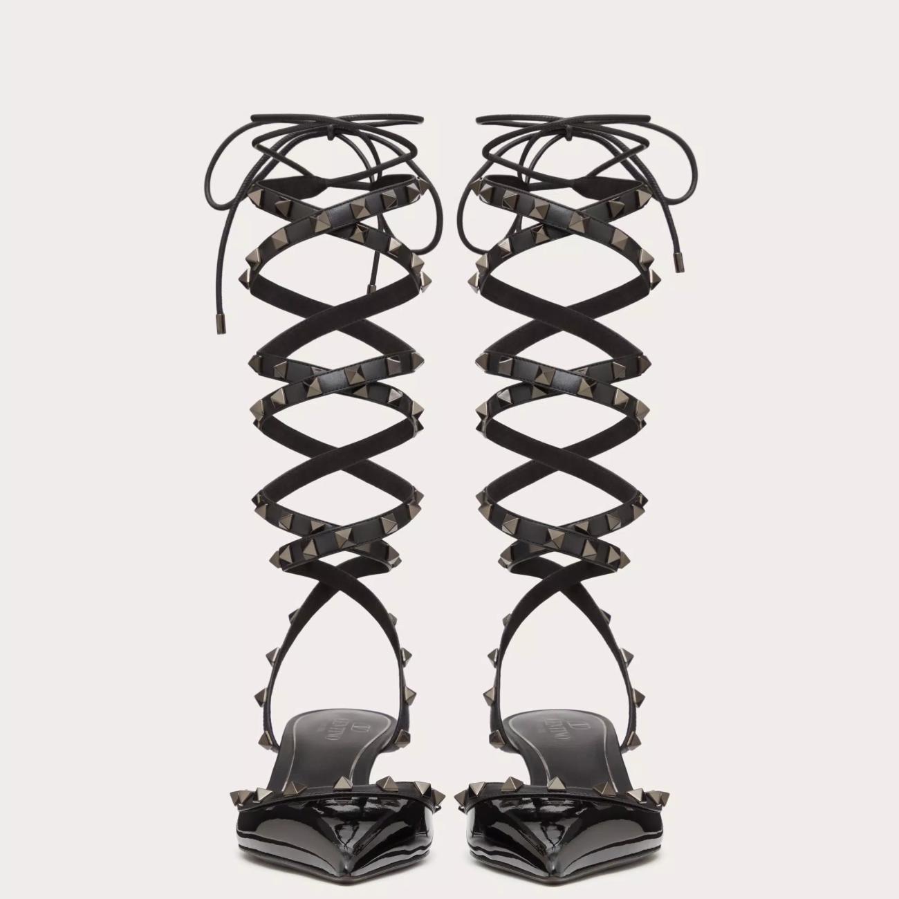 MATCHING STUD EMBELLISHED ROCKSTUD PATENT LEATHER PUMPS 50MM