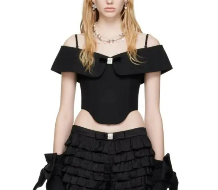 Black off-the-shoulder corset