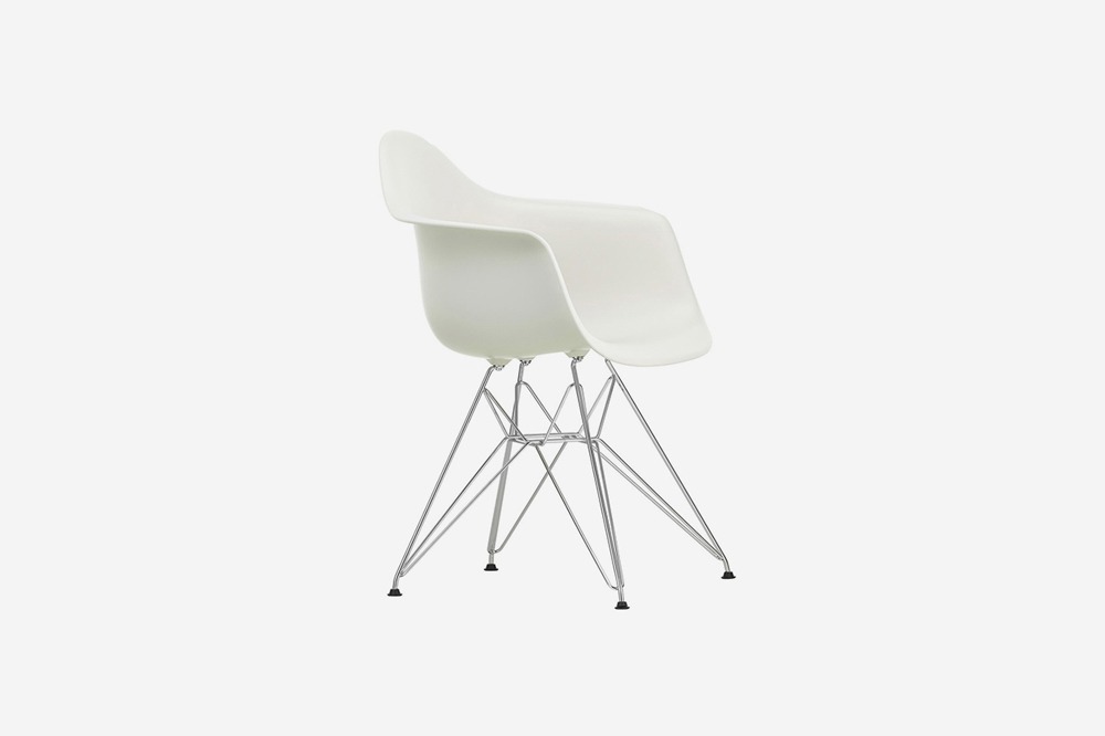 Vitra Eames Plastic Armchair DAR White