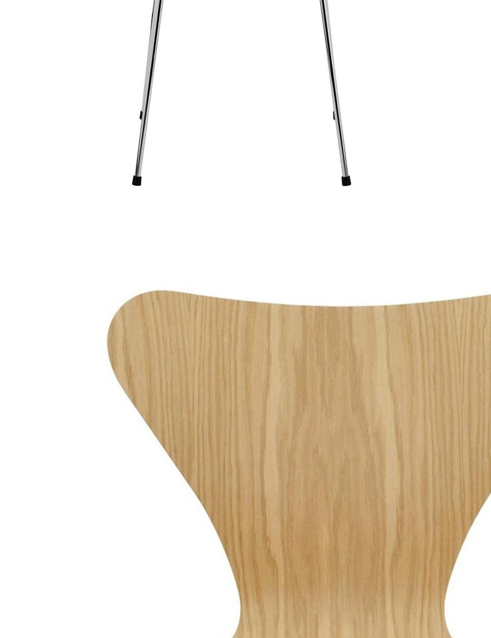 Fritz Hansen Series 7 Chair Chrome Base Natural Veneer Oak