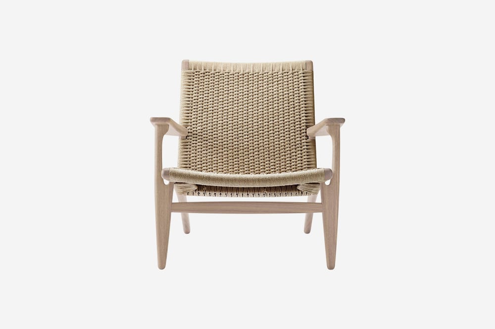 Carl Hansen & Son CH25 Lounge Chair Oak & Soap Finish & Natural Seat