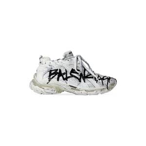 Runner graffiti sneakers