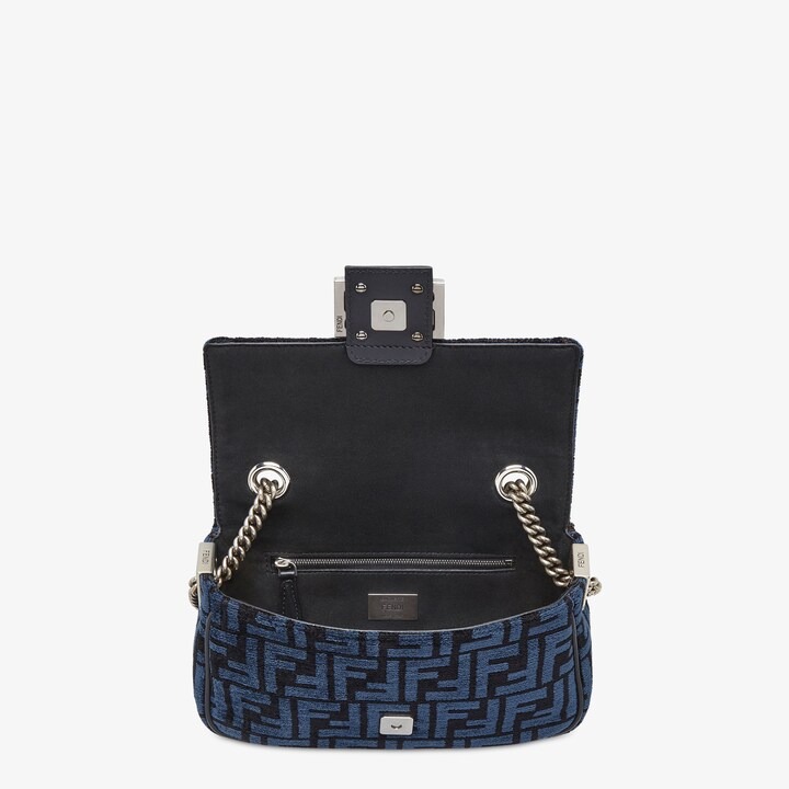 Baguette chain midi bag