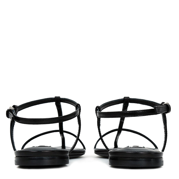 Strappy leather flat sandals