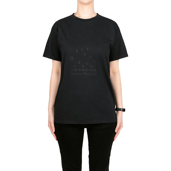 Backstitch Number Logo T-shirt