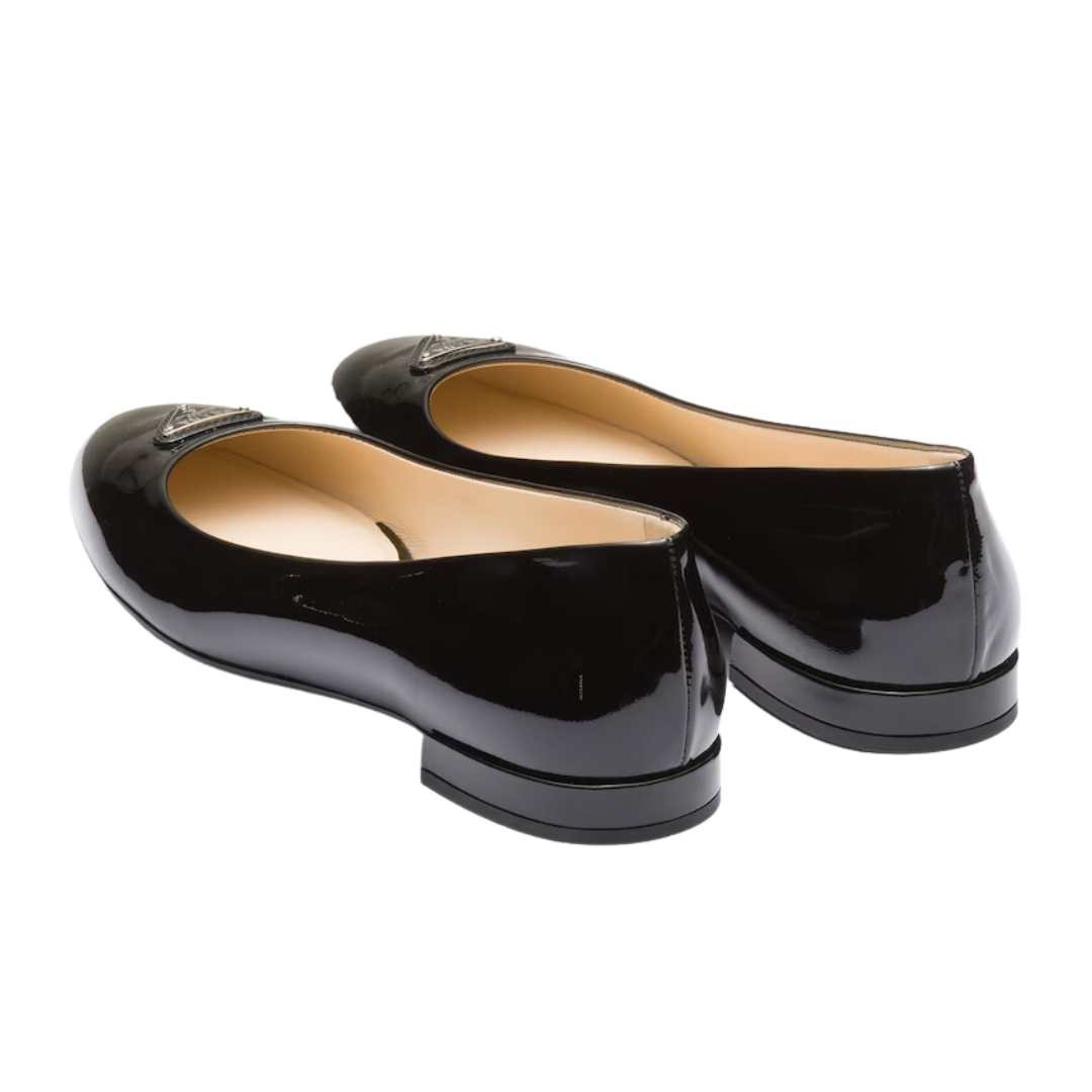 Patent leather ballerina