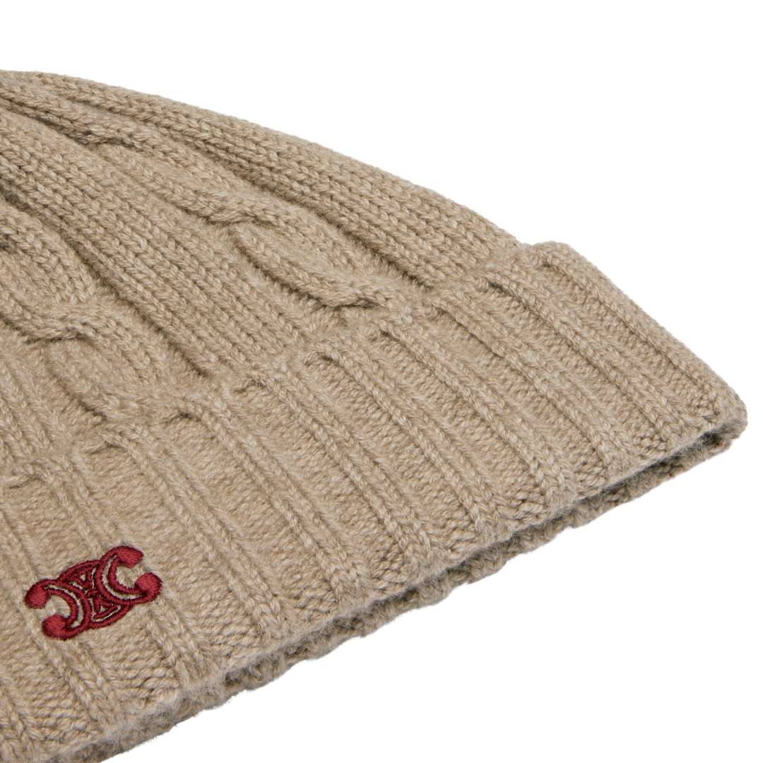 Cable-knit triomphe cap in cashmere