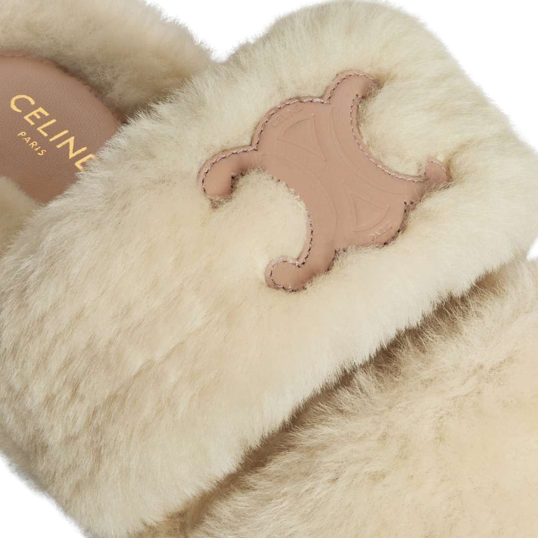 Fur Slides Triomphe in Shearling