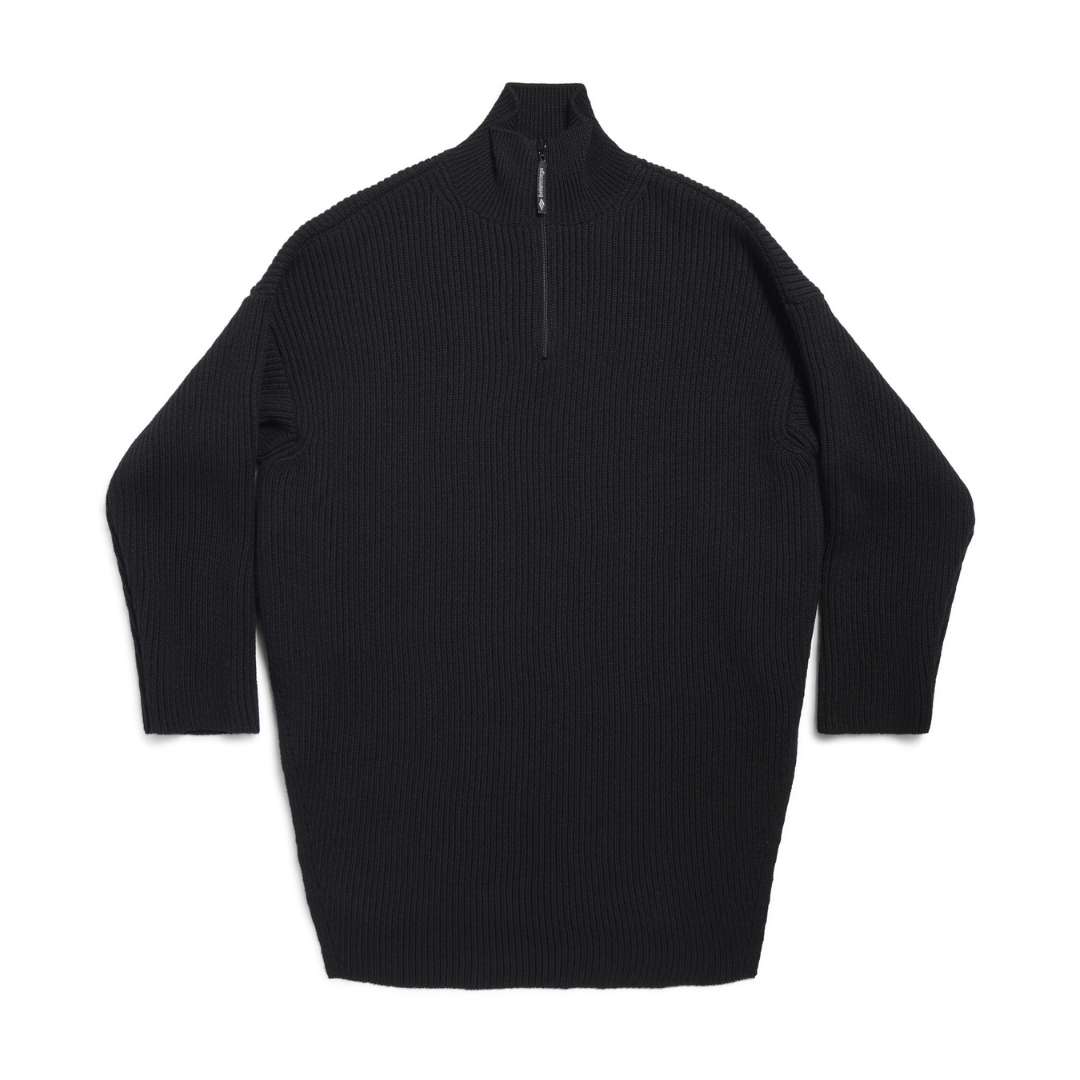 Half zip high neck wool knit.