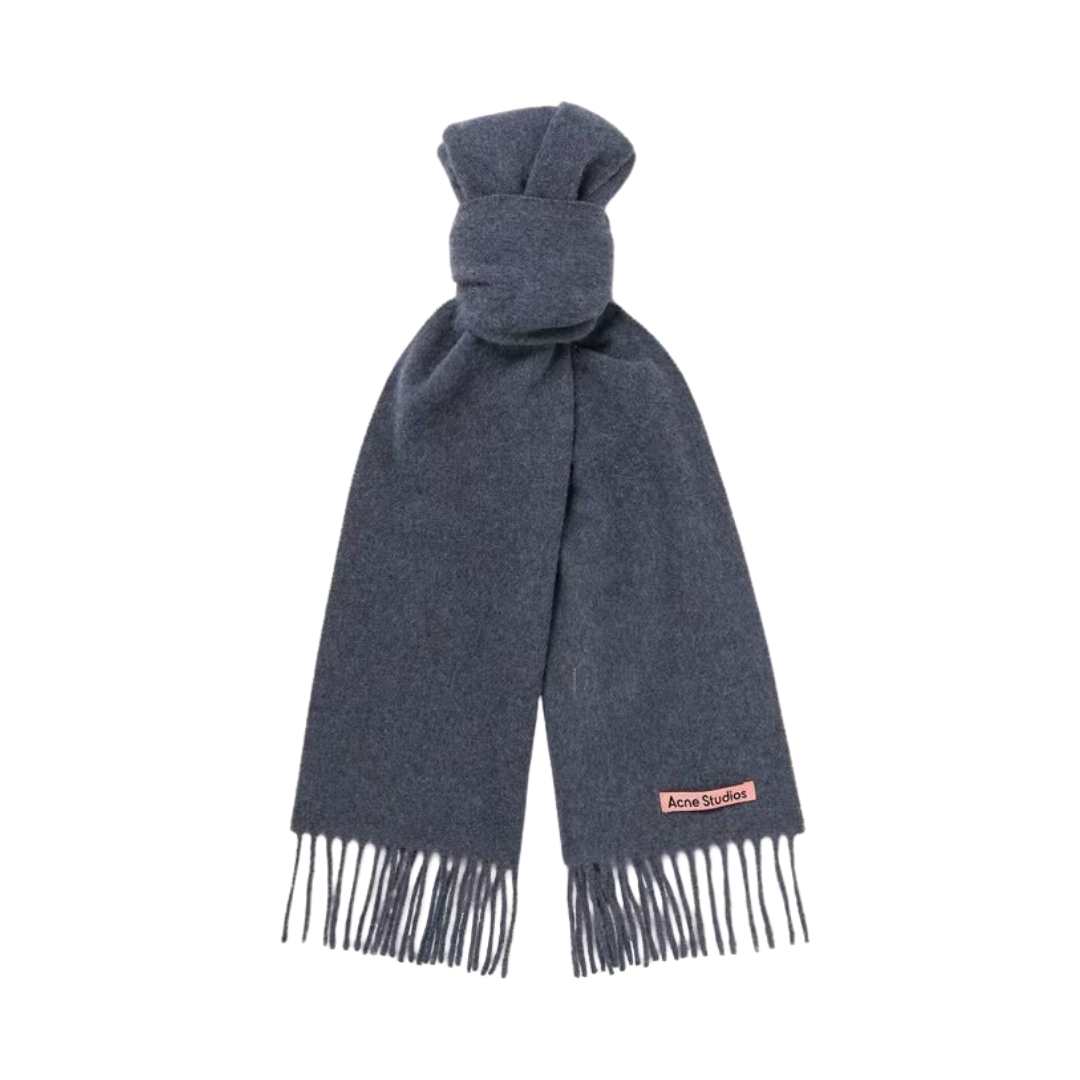 Fringe wool scarf