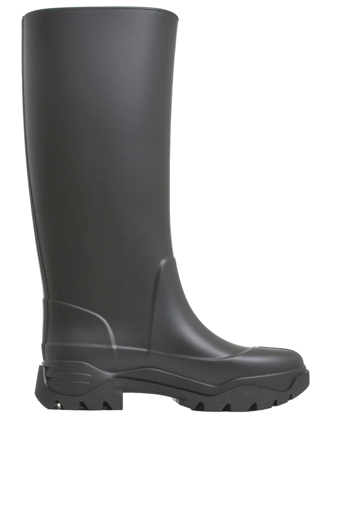 Tabi rubber boots