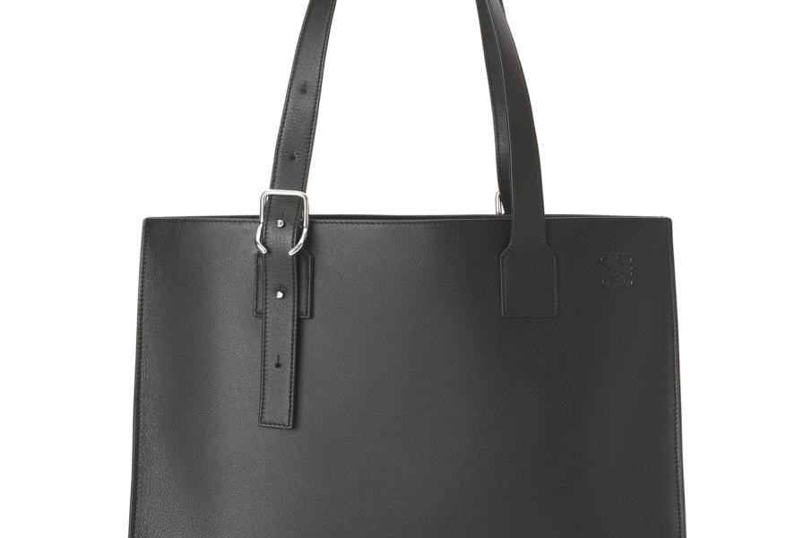 Buckle Horizontal tote in classic calfskin