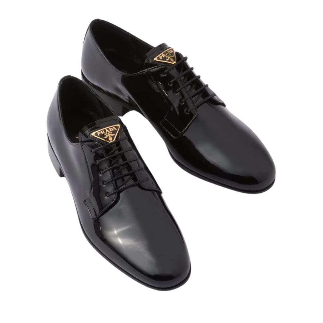 patent leather lace-up shoes